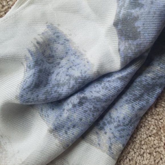 APT.9 scarf - Picture 3 of 4